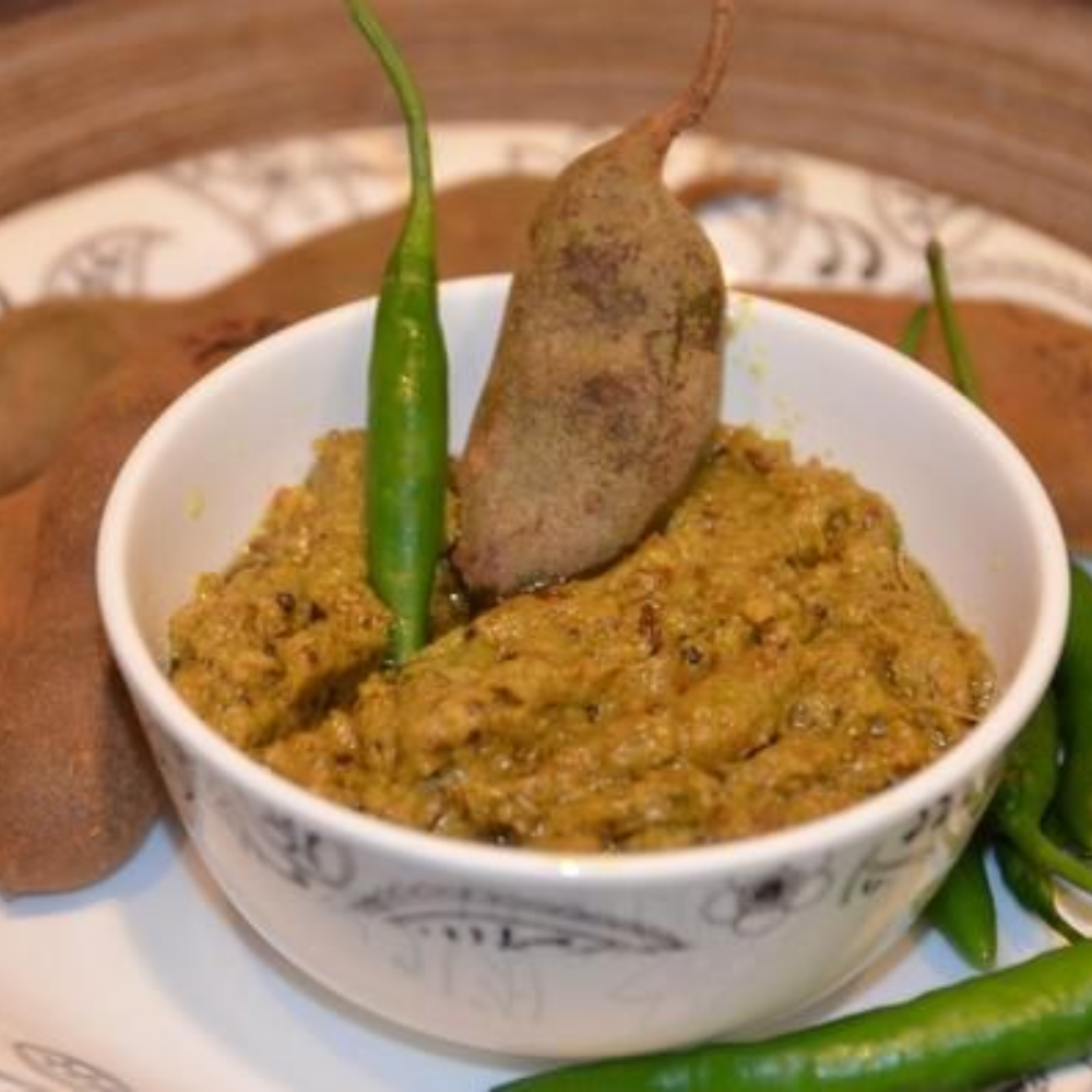 raw tamarind pickle (chinthakaya pachadi)