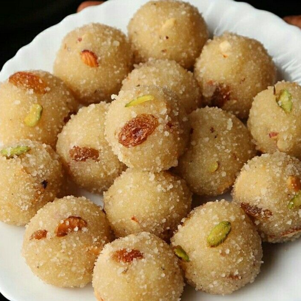 nethi ravva laddu (ghee semolina laddu)